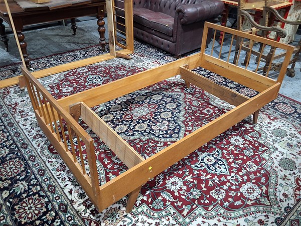 Lot 190 - MID CENTURY BED