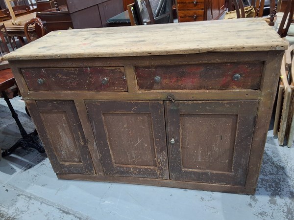 Lot 213 - SIDEBOARD