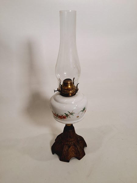 Lot 1358 - KEROSENE LAMP