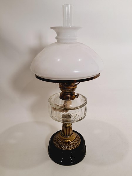 Lot 1355 - KEROSENE LAMP