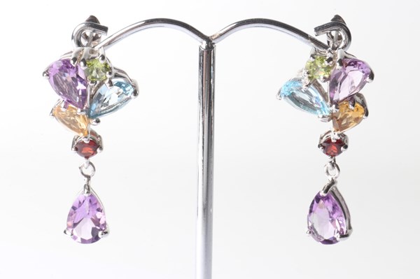 Lot 1016 - SILVER GEMSTONE EARRINGS