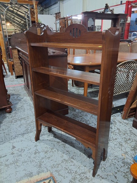 Lot 199 - BOOKSHELF