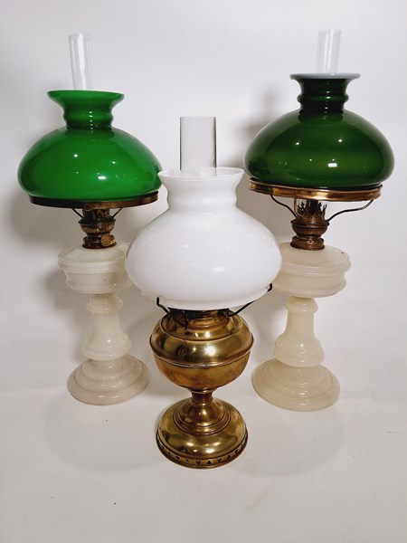 Lot 1364 - KEROSENE LAMPS