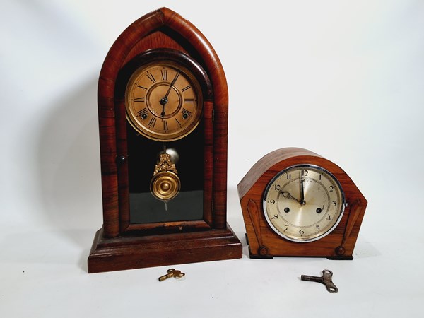 Lot 1367 - MANTEL CLOCKS