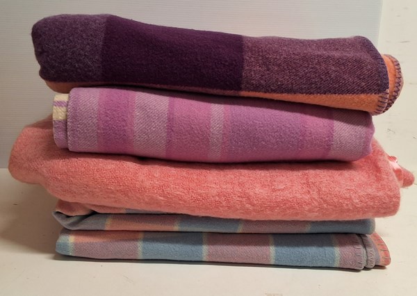 Lot 1392 - WOOLLEN BLANKETS