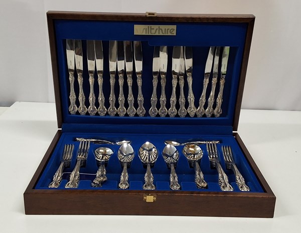 Lot 1365 - CANTEEN OF CUTLERY