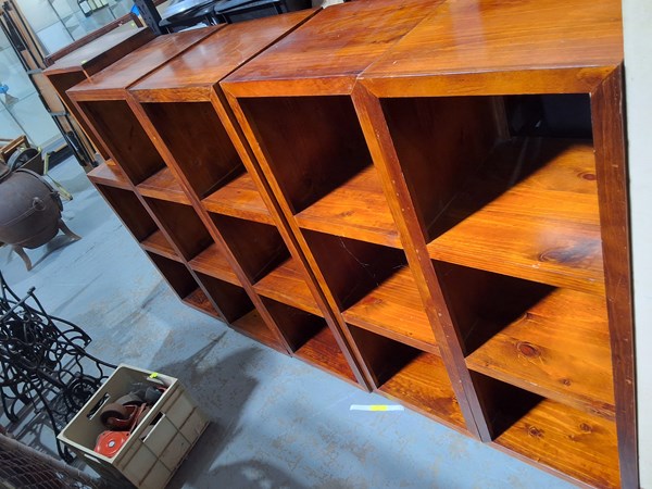 Lot 241 - MODULAR SHELVING