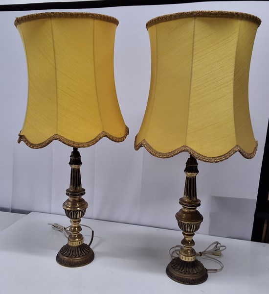 Lot 91 - TABLE LAMPS