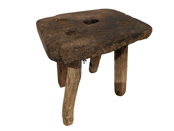 Lot 111 - MILKING STOOL