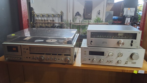 Lot 308 - STEREO