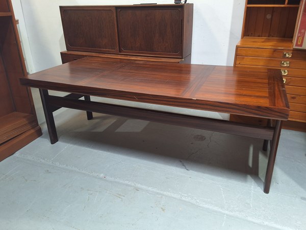 Lot 497 - DINING TABLE