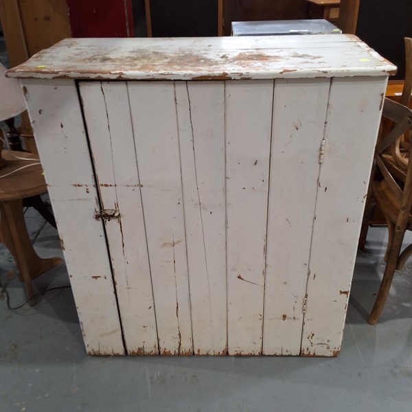 Lot 271 - SINGLE DOOR CABINET