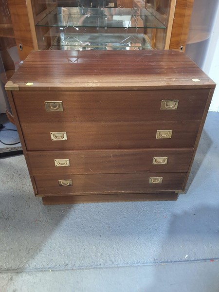 Lot 491 - CHEST OF DRAWERS