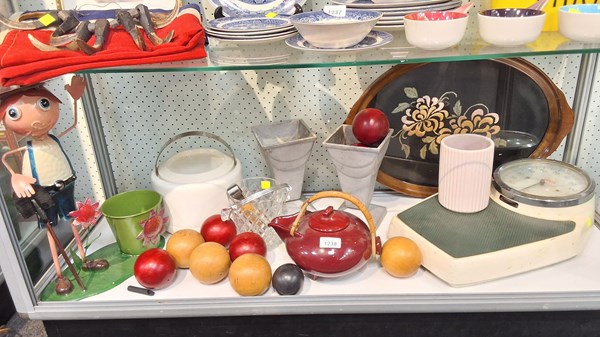 Lot 1238 - RETRO WARES