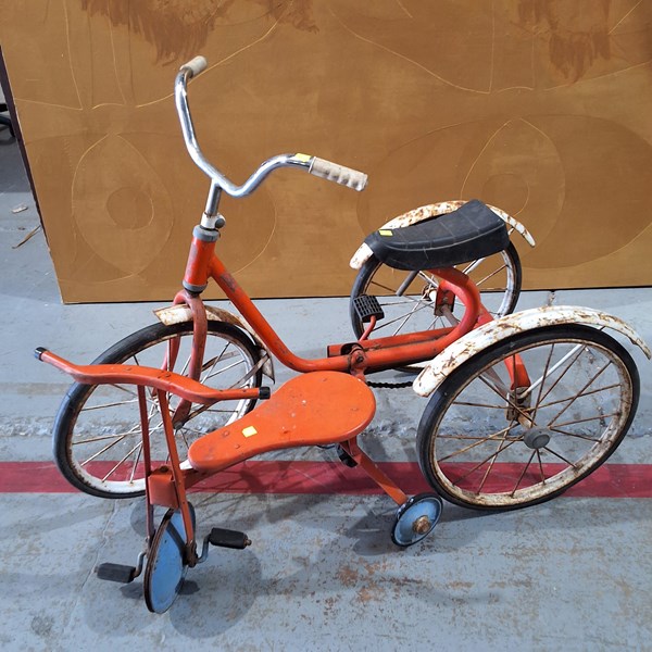 Lot 350 - TRICYCLES