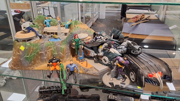 Lot 1342 - THUNDERBIRDS AND BATMANS