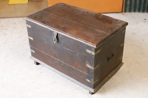 Lot 95 - TRUNK