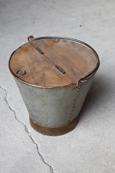 Lot 70 - BUCKET