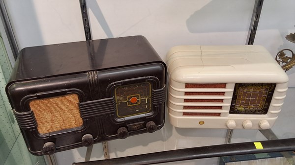 Lot 1267 - BAKELITE RADIOS