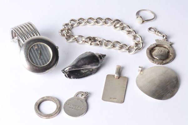 Lot 1033 - JEWELLERY