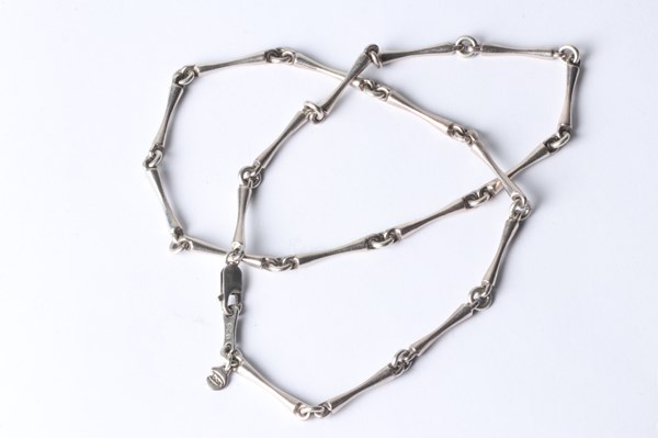 Lot 1057 - SILVER NECKLACE