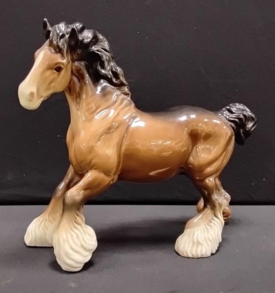 Lot 1142 - BESWICK HORSE