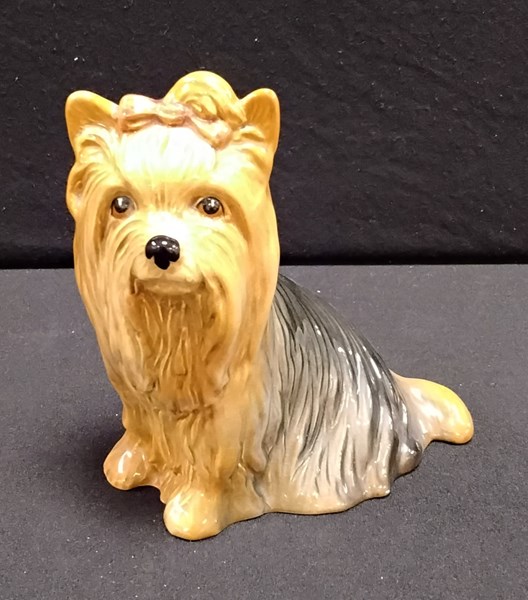 Lot 1146 - SYLVAC CERAMICS DOG