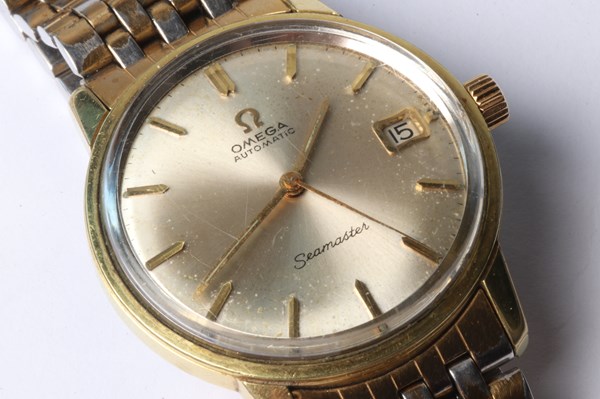 Lot 1054 - OMEGA WRIST WATCH