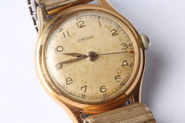 Lot 1055 - WRIST WATCH