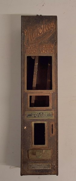 Lot 1165 - MATCH DISPENSER