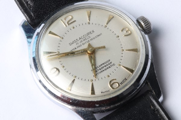 Lot 1045 - SWISS ACCUREX WRISTWATCH