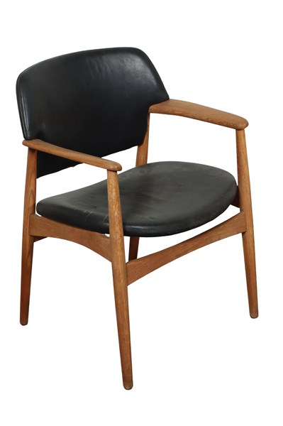 Lot 72 - MODEL 4205 ARMCHAIR