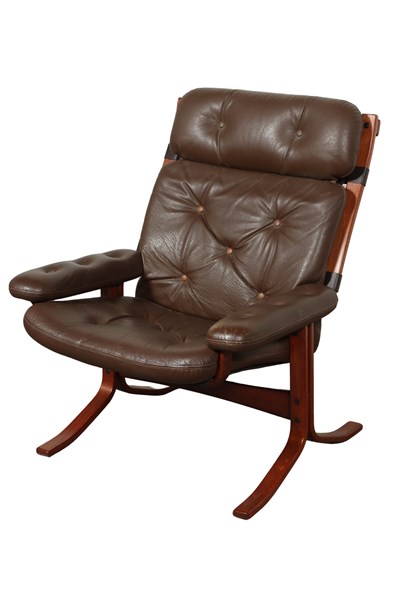 Lot 166 - LOUNGE CHAIR