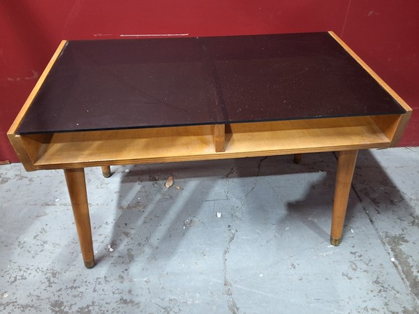Lot 15 - COFFEE TABLE