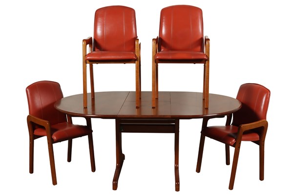 Lot 91 - DINING SUITE