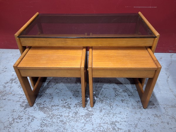 Lot 307 - NEST OF TABLES