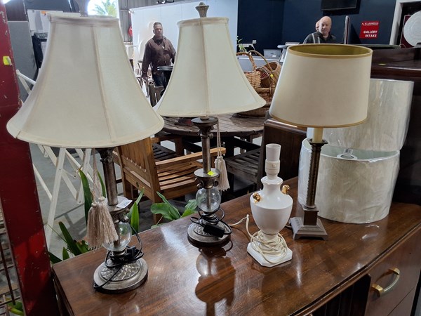 Lot 296 - TABLE LAMPS