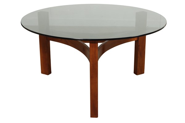 Lot 172 - COFFEE TABLE