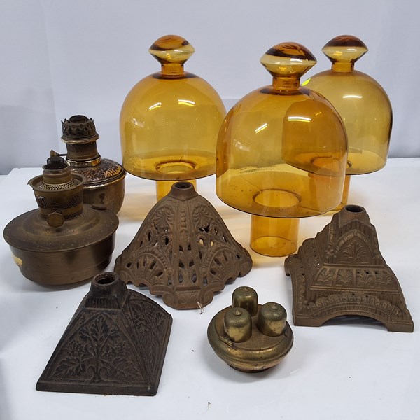 Lot 1402 - KEROSENE LAMP PARTS