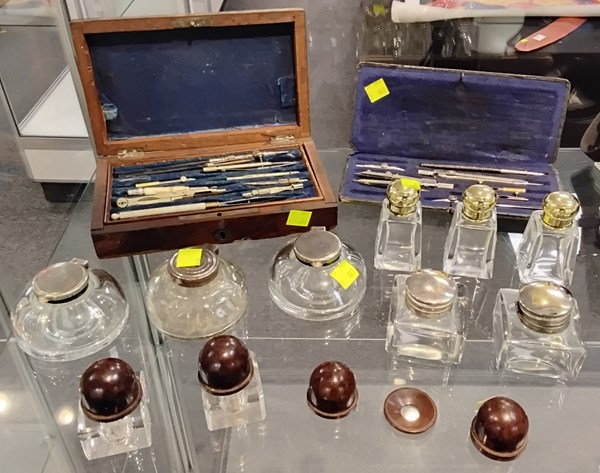 Lot 1291 - INKWELLS & DRAWING SETS