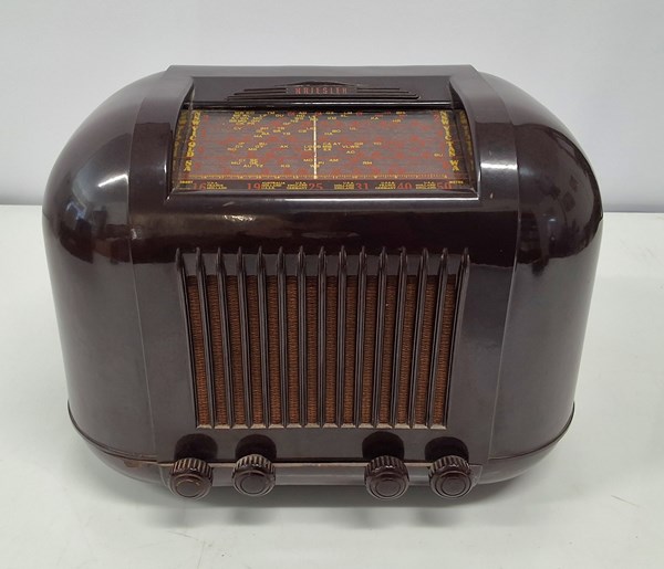 Lot 1313 - BAKELITE RADIO