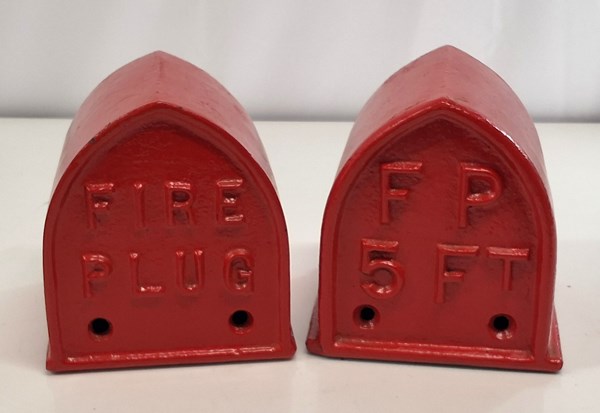 Lot 1239 - FIRE PLUGS