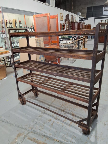 Lot 226 - BAKERS RACK