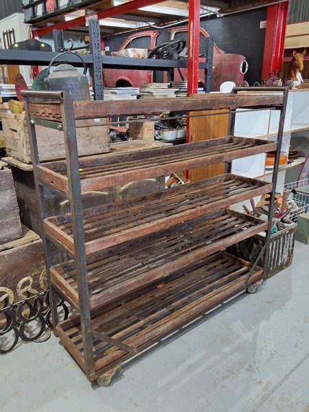 Lot 342 - BAKERS RACK