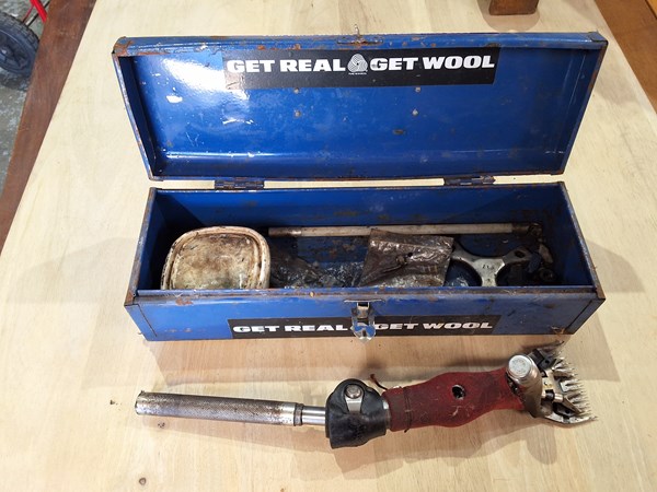 Lot 173 - SHEARING HANDPIECE