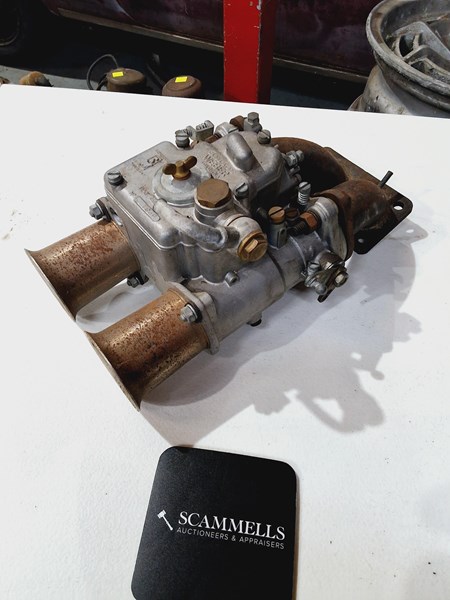 Lot 517 - WEBER CARBURETOR