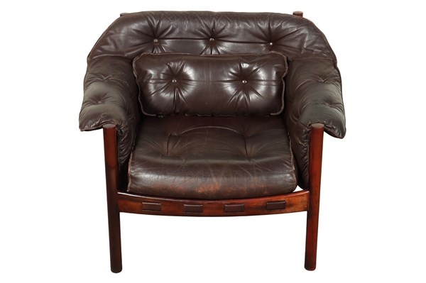 Lot 164 - LOUNGE CHAIR