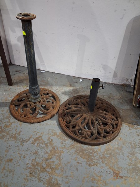 Lot 361 - UMBRELLA STAND AND BIRDBATH BASE