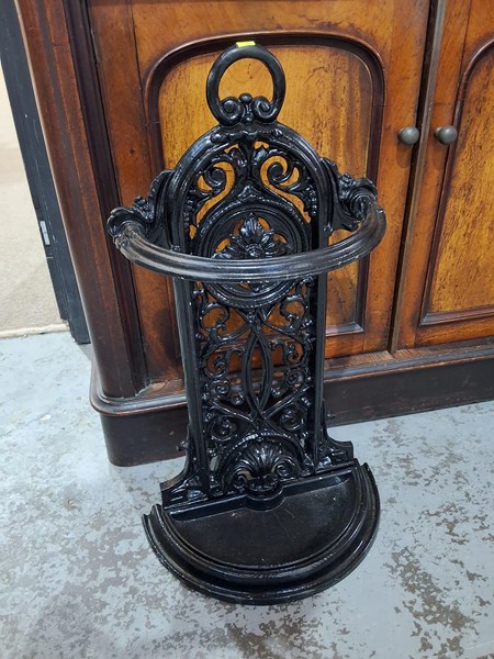 Lot 107 - UMBRELLA STAND