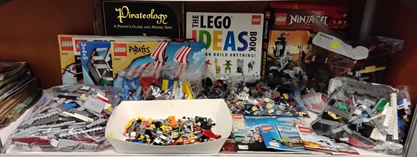 Lot 1260 - LEGO